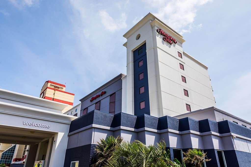Hampton Inn Virginia Beach Oceanfront North Exterior photo