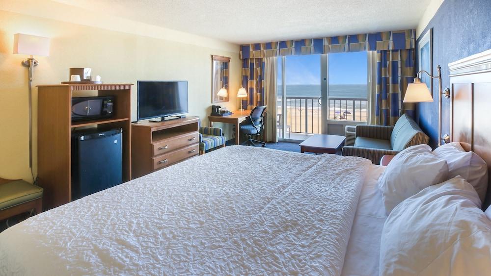 Hampton Inn Virginia Beach Oceanfront North Exterior photo