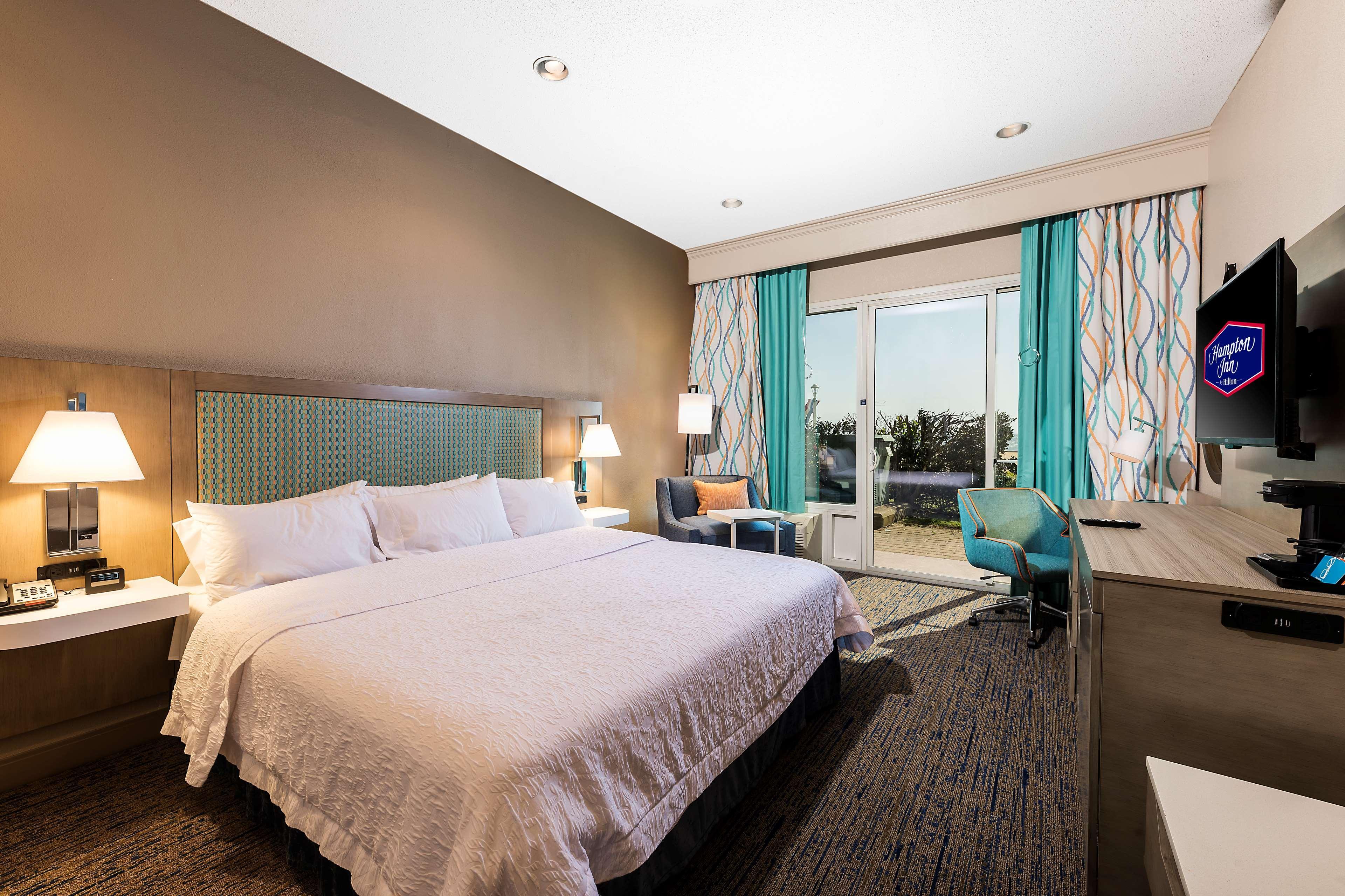 Hampton Inn Virginia Beach Oceanfront North Exterior photo