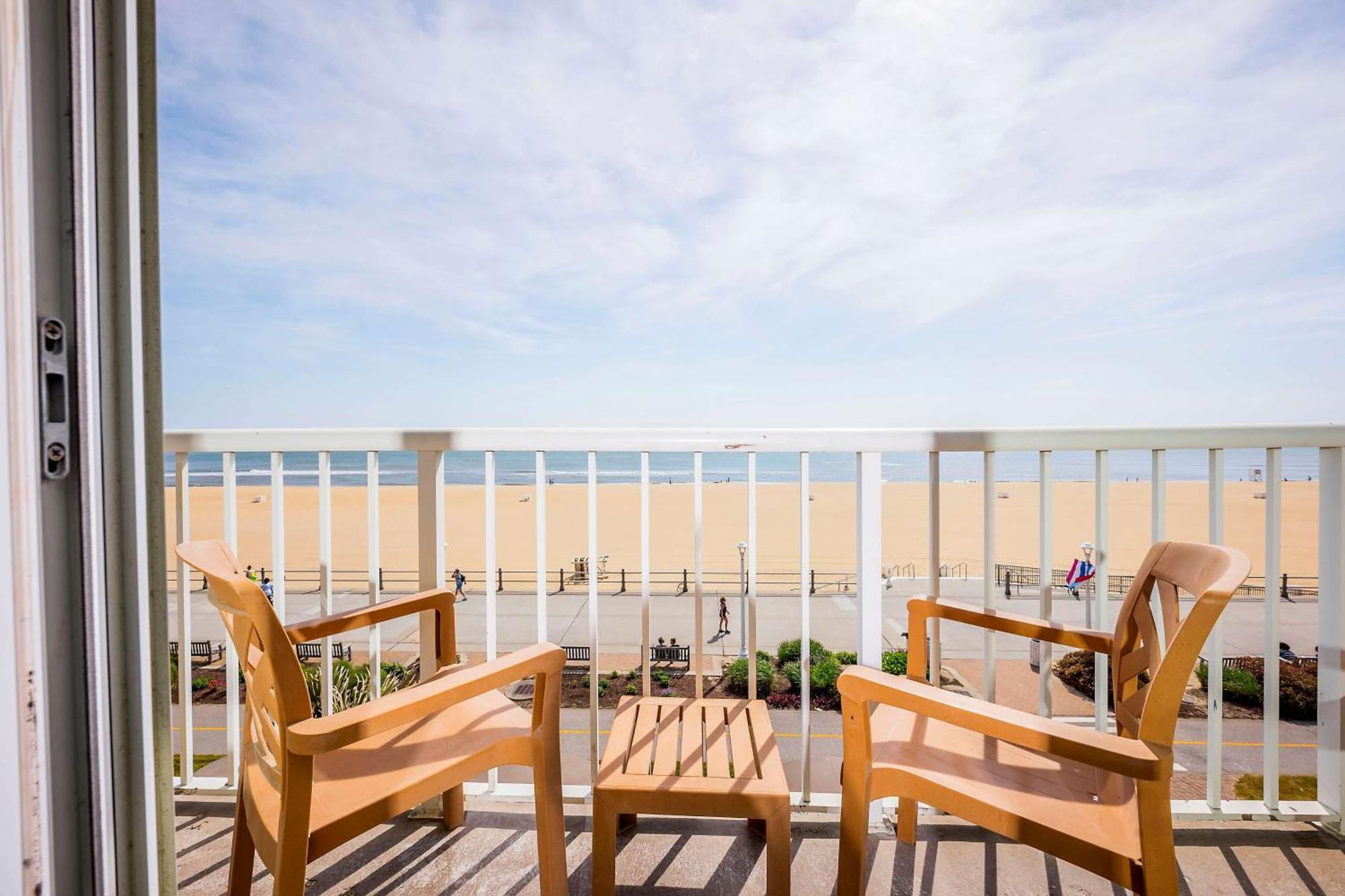 Hampton Inn Virginia Beach Oceanfront North Exterior photo