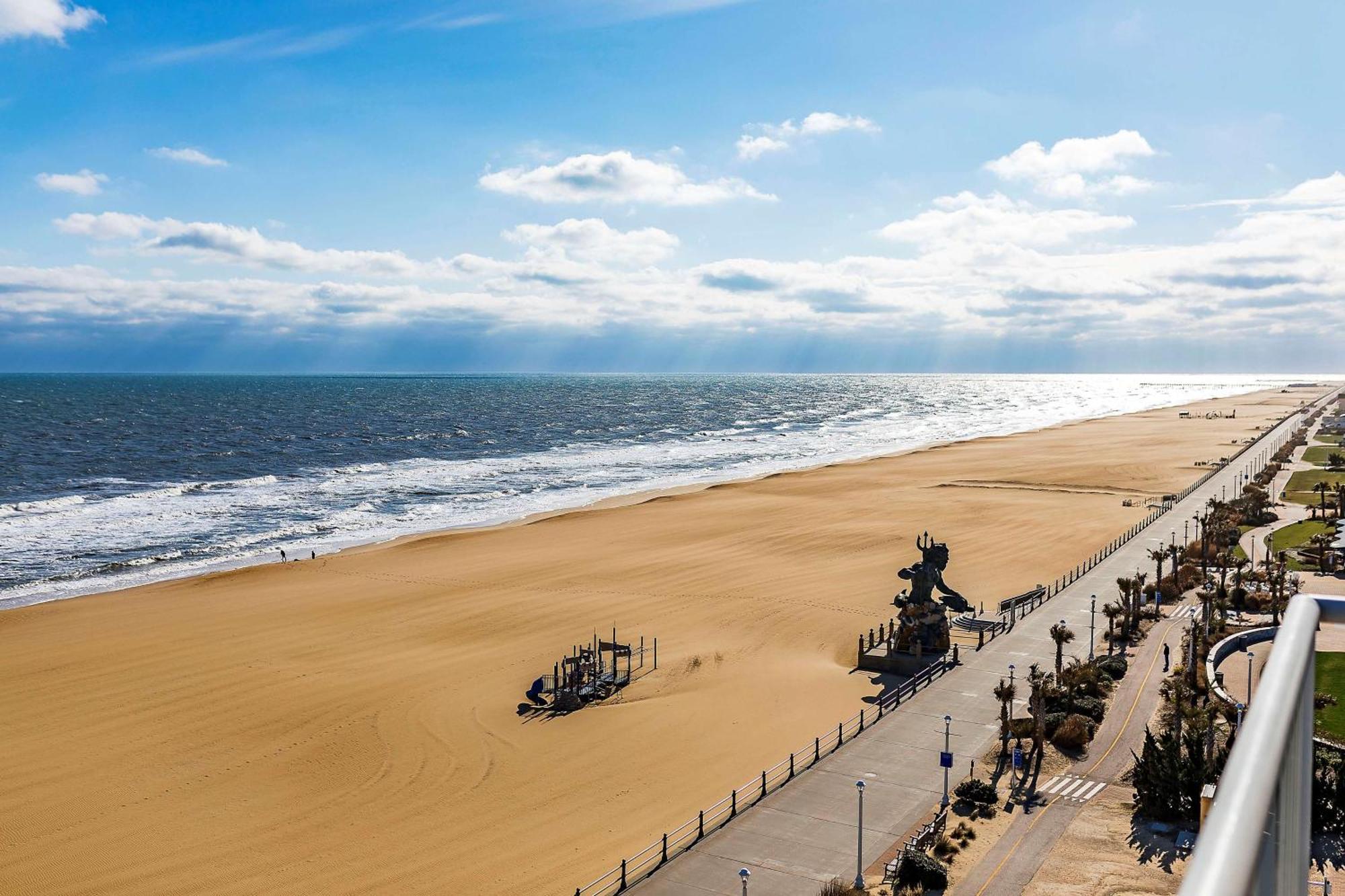 Hampton Inn Virginia Beach Oceanfront North Exterior photo