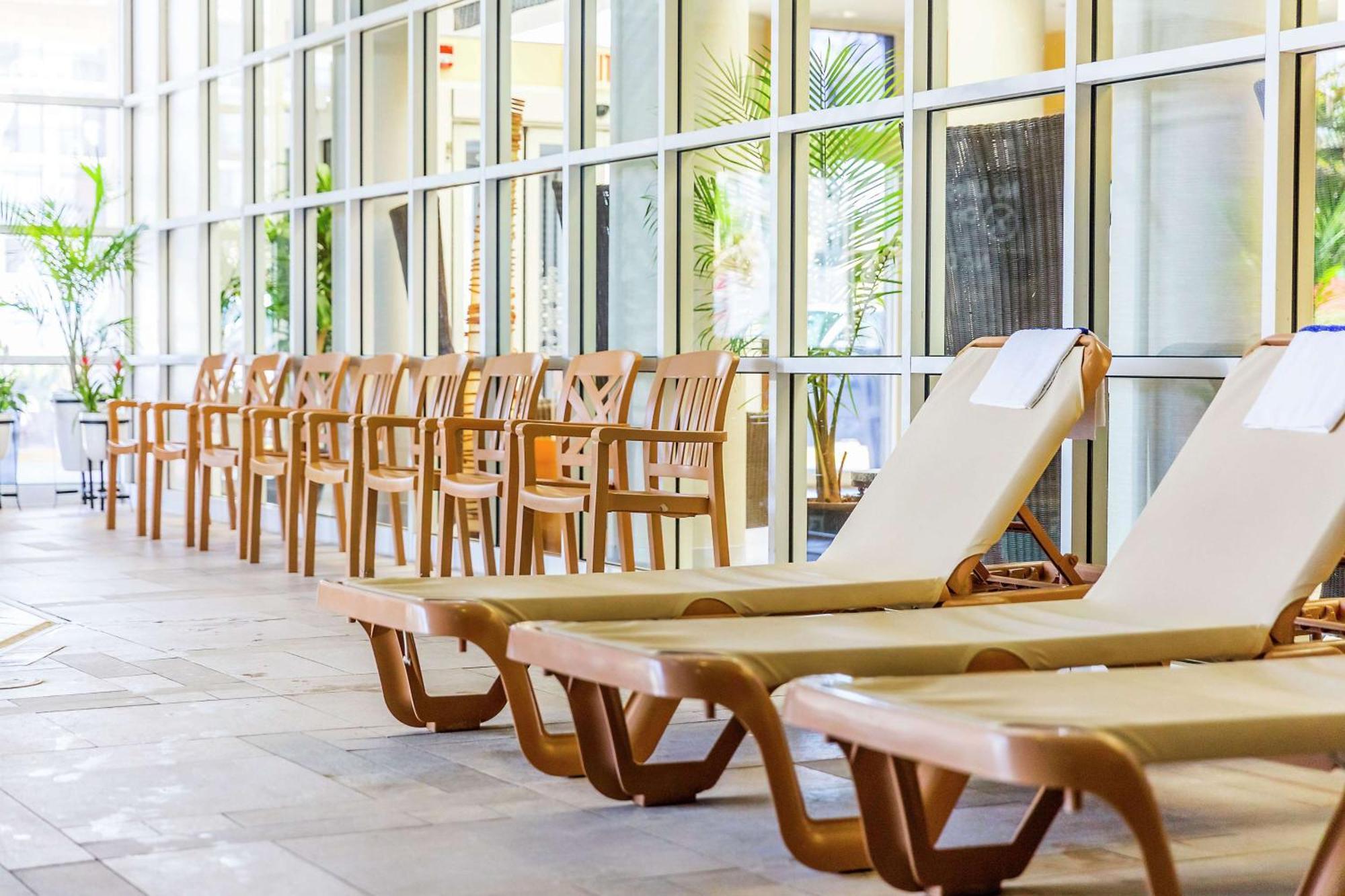 Hampton Inn Virginia Beach Oceanfront North Exterior photo