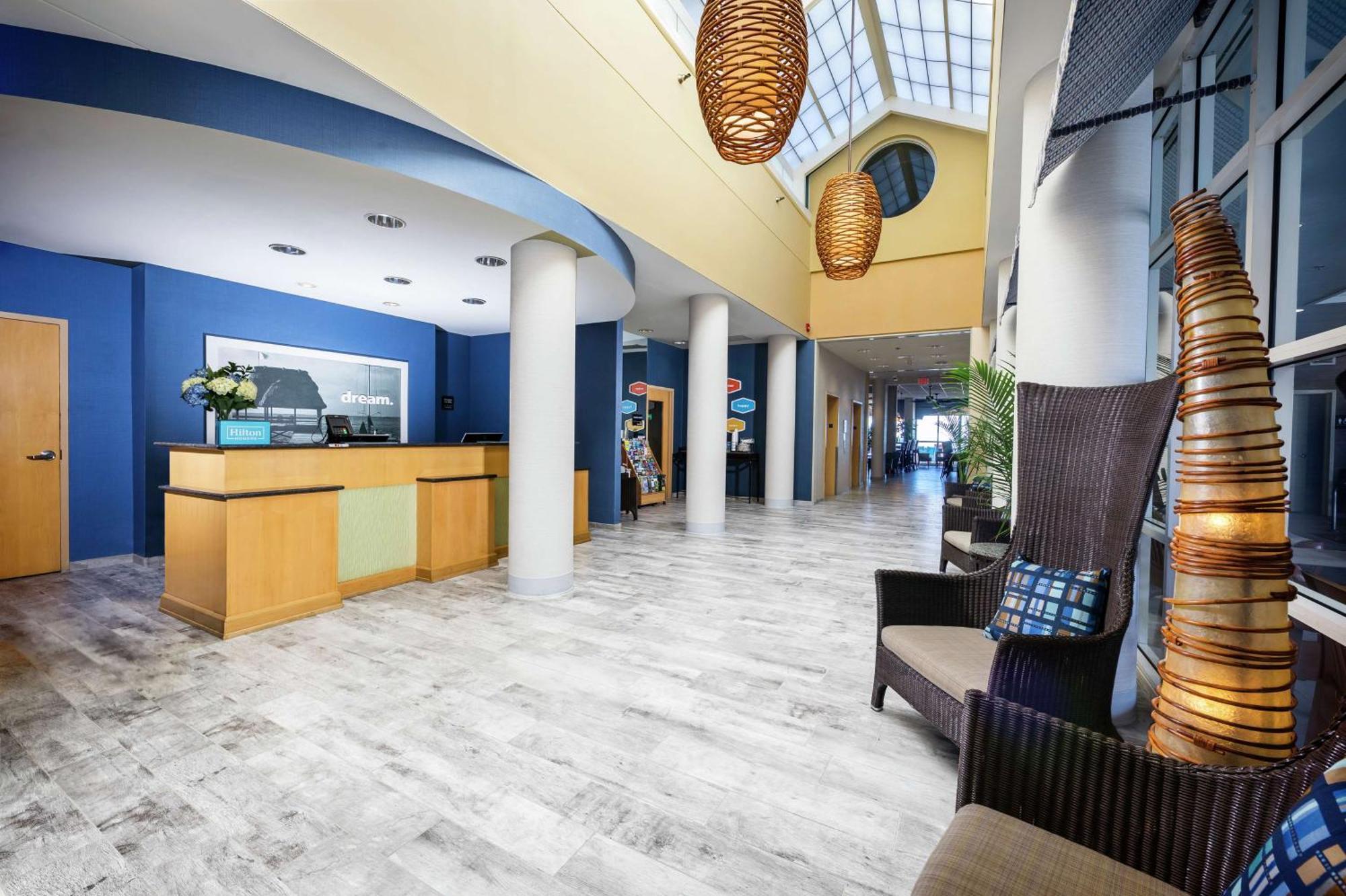 Hampton Inn Virginia Beach Oceanfront North Exterior photo