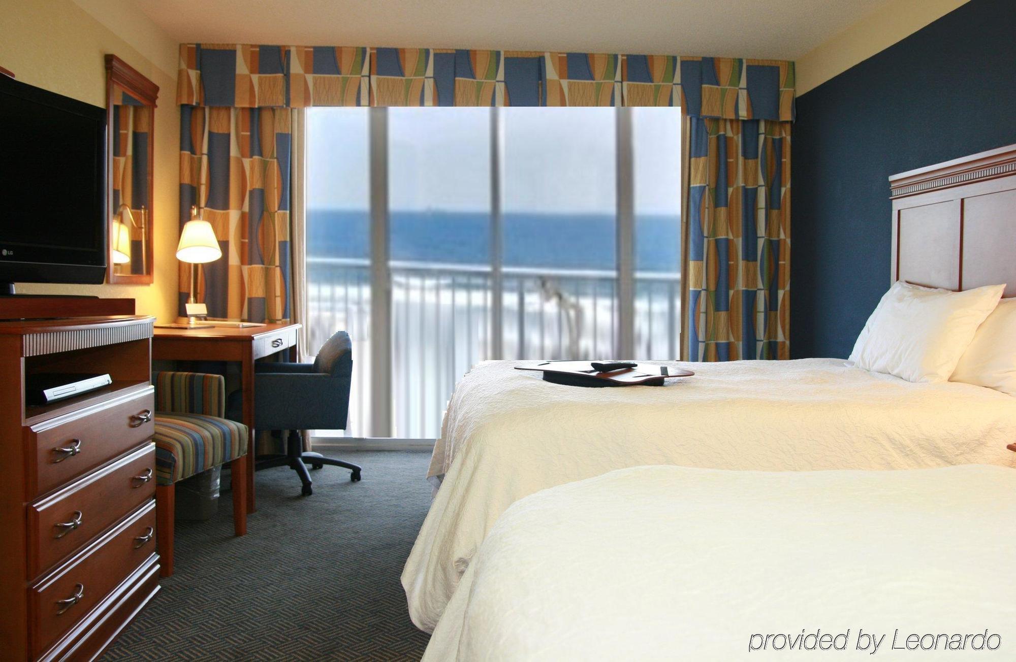 Hampton Inn Virginia Beach Oceanfront North Exterior photo